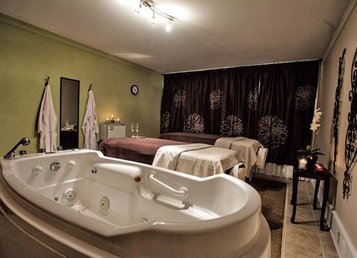 Nichols Village Hotel And Spa Clarks Summit Dış mekan fotoğraf